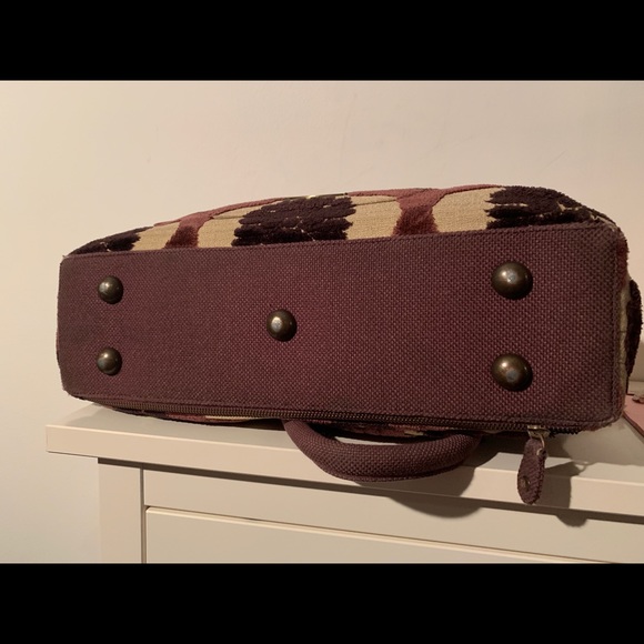 Gently Used Cake by Petunia Cosmopolitan Carryall - Picture 3 of 7